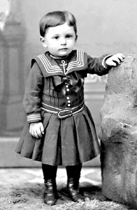 Rich Victorian Childrens Clothes61